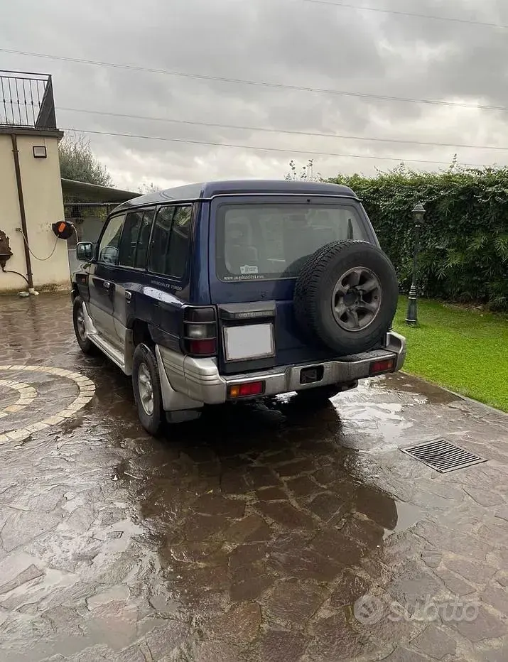 Usata Mitsubishi Pajero 100 CV (73 kW) 1998 Blu SUV
