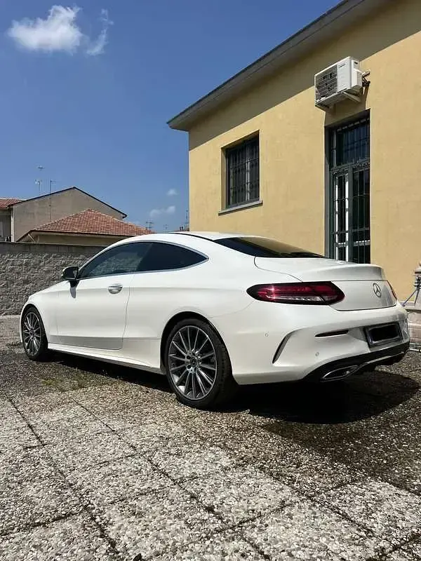 Usata Mercedes C180 Premium 156 CV (114 kW) 2022 Coupé