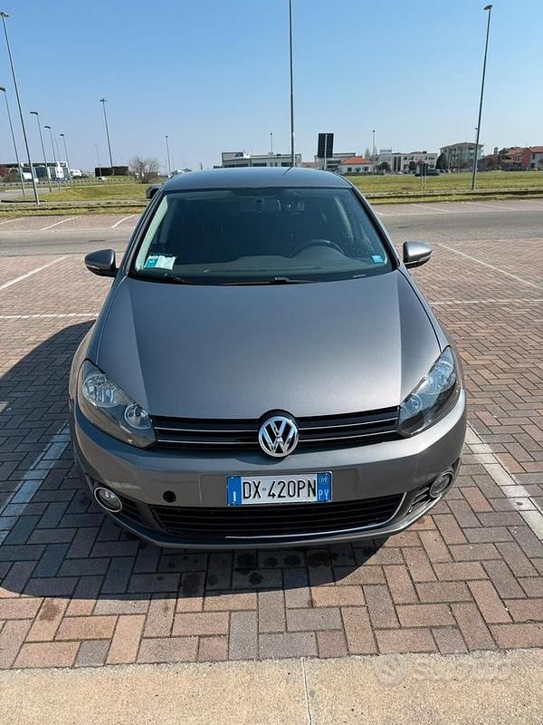 Usata VW Golf VI 102 CV (75 kW) 2009 Grigio Utilitaria