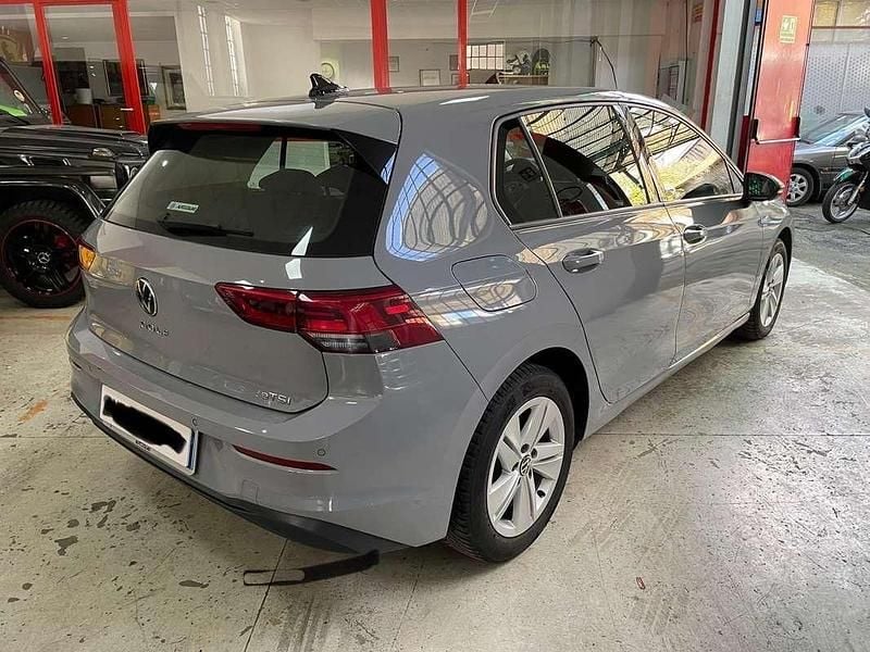 Usata VW Golf VIII Life 150 CV (110 kW) 2020 Argento Berlina