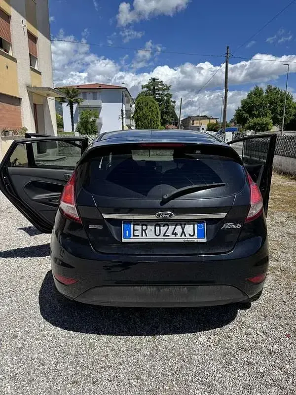 Usata Ford Fiesta Titanium 75 CV (55 kW) 2014 Utilitaria