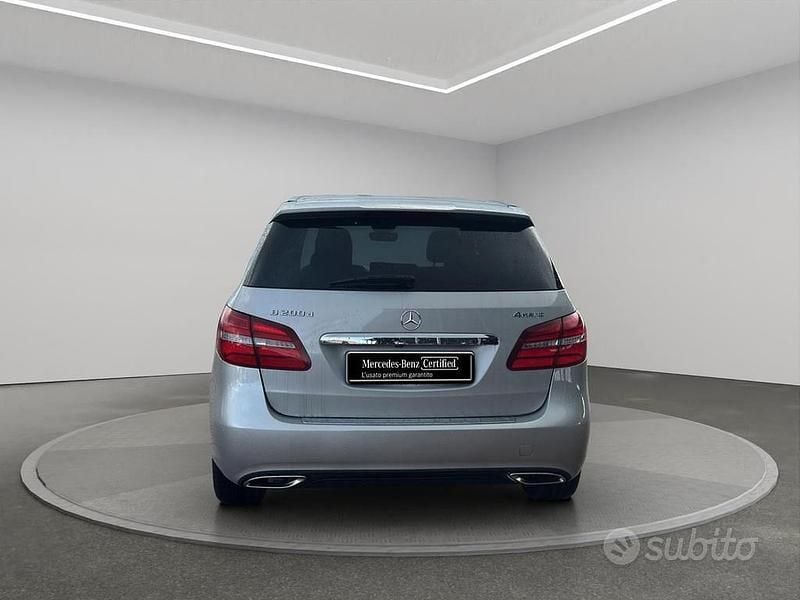 Begagnad Mercedes B200 136 HK (100 kW) 2018 Silver Minibuss