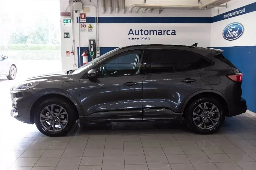 Usata Ford Kuga ST-Line X 225 CV (165 kW) 2021 Grigio metallizzato SUV