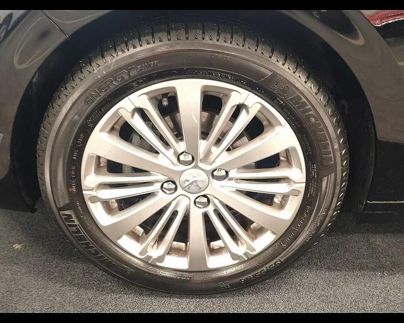 Usata Peugeot 208 Access 82 CV (60 kW) 2018 Nero Utilitaria