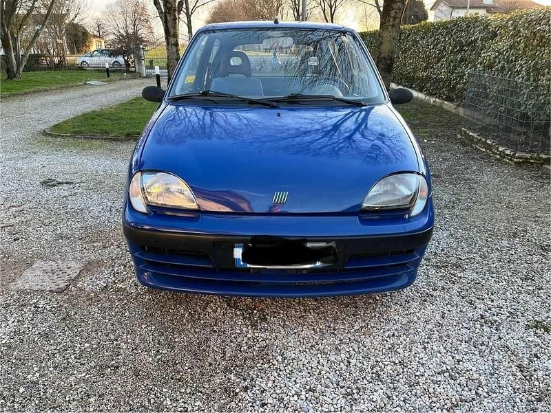 Usata Fiat 600 54 CV (39 kW) 2003 Blu/azzurro Berlina