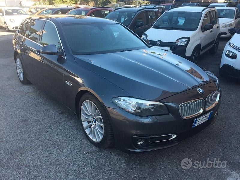 Usata BMW 520 Luxury Line 190 CV (139 kW) 2016 Grigio Station wagon