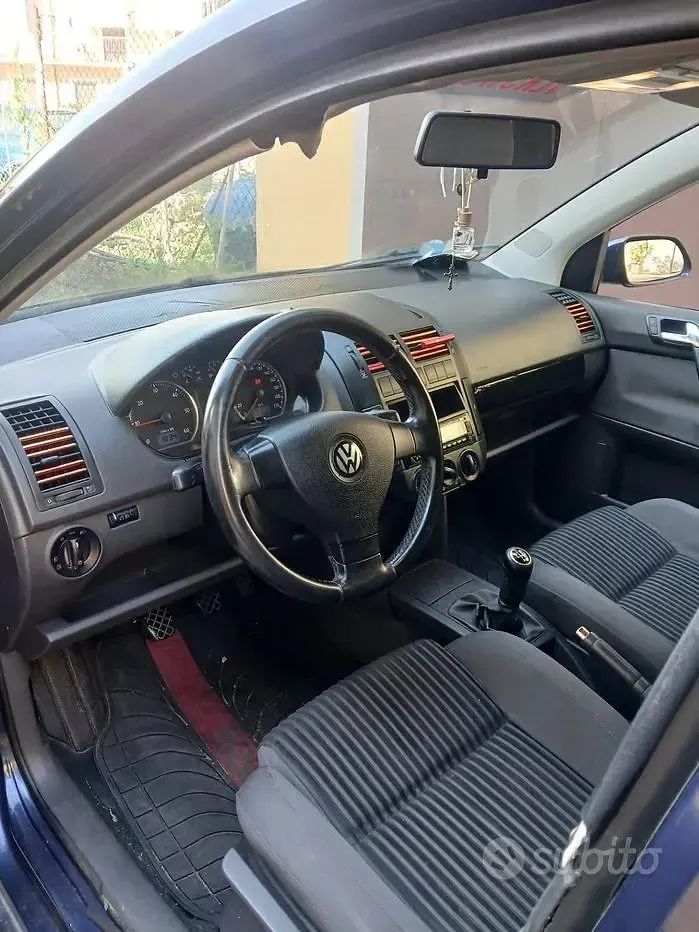 Usata VW Polo Sportline 80 CV (58 kW) 2006 Bluazzurro Utilitaria