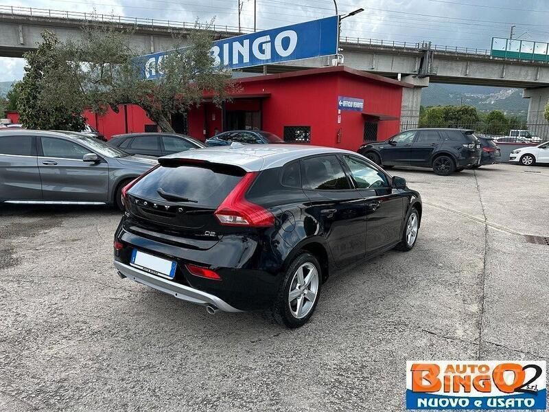 Usata Volvo V40 R-Design 120 CV (88 kW) 2018 Nero Station wagon