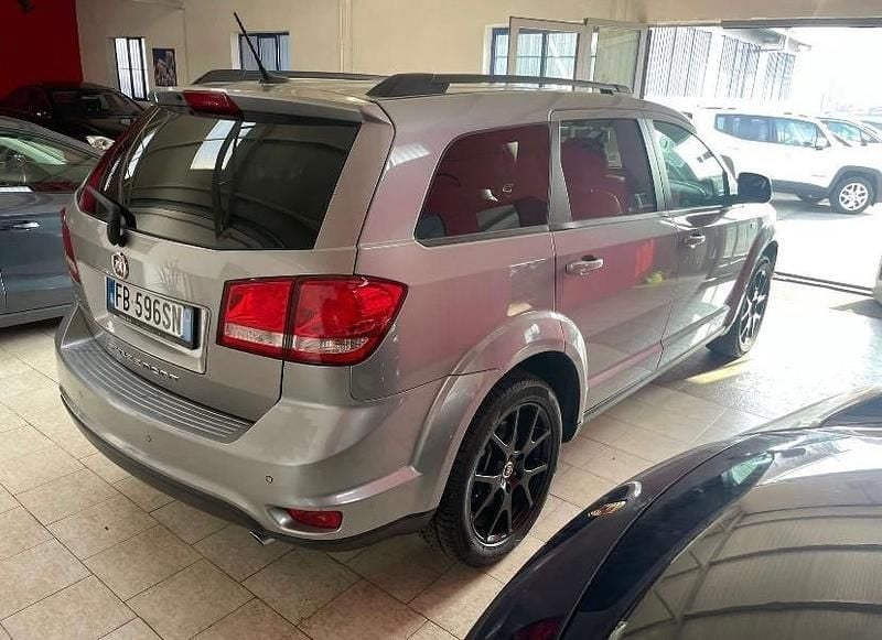 Usata Fiat Freemont Lounge 170 CV (125 kW) 2015 Grigio SUV