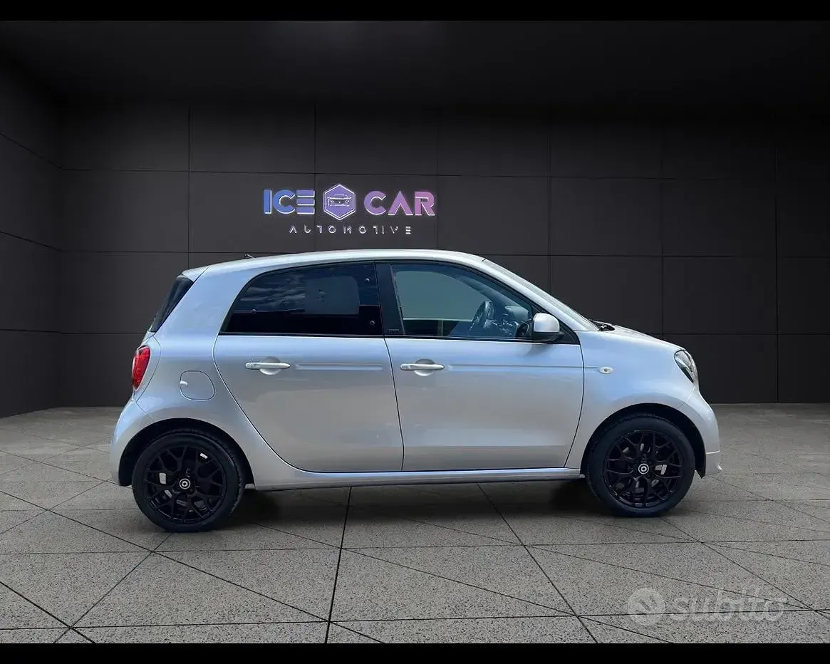 Usata Smart ForFour Superpassion 71 CV (52 kW) 2019 Grigio Utilitaria