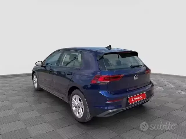 Usata VW Golf VIII Life 110 CV (80 kW) 2023 Bluazzurro Berlina