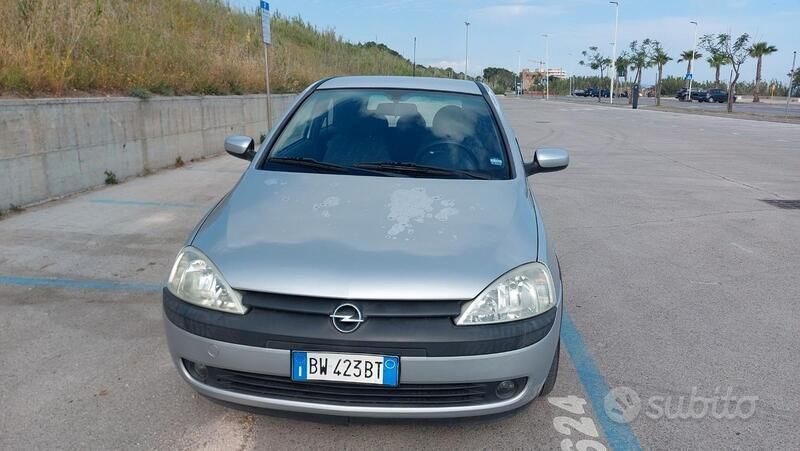 Usata Opel Corsa 75 CV (55 kW) 2002 Grigio Utilitaria