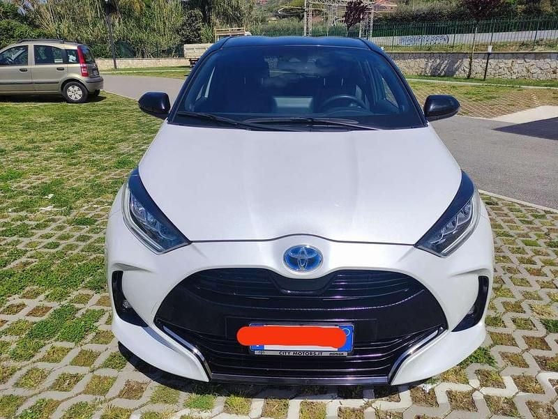 Usata Toyota Yaris Hybrid Style 92 CV (67 kW) 2021 Bianco Berlina