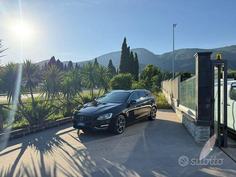 Nero(met.) Usata 2016 Volvo V60 Ocean Race Station wagon | 8900 € (Buon prezzo) - Immagine 1/4