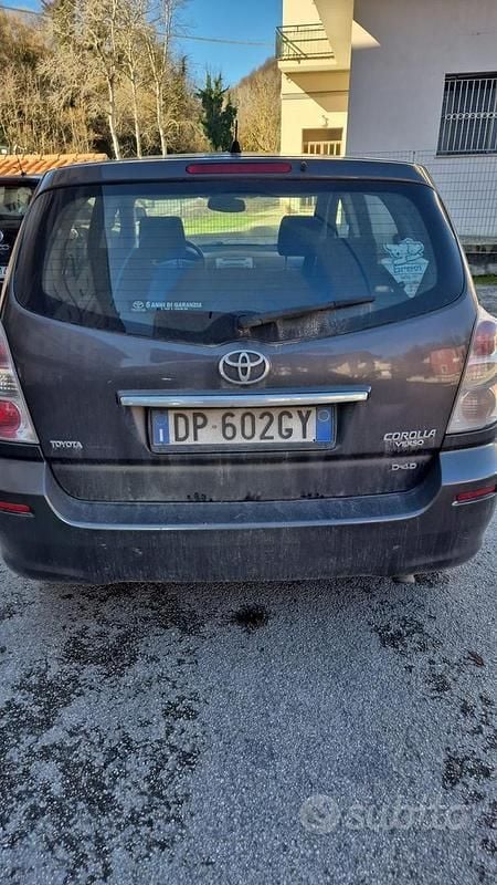 Usata Toyota Corolla Verso 2008 Grigio Monovolume