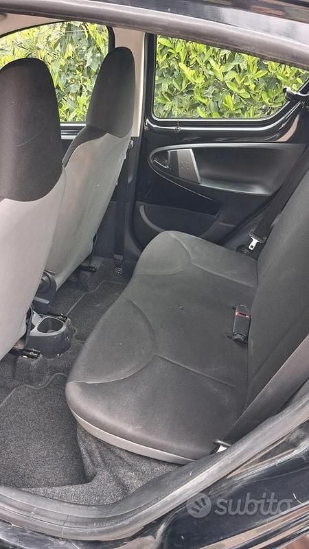 Usata Toyota Aygo 68 CV (50 kW) 2013 Nero Utilitaria