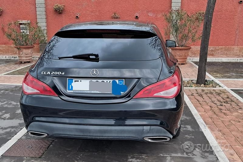 Begagnad Mercedes CLA200 Shooting Brake 2017 Svart Kombi
