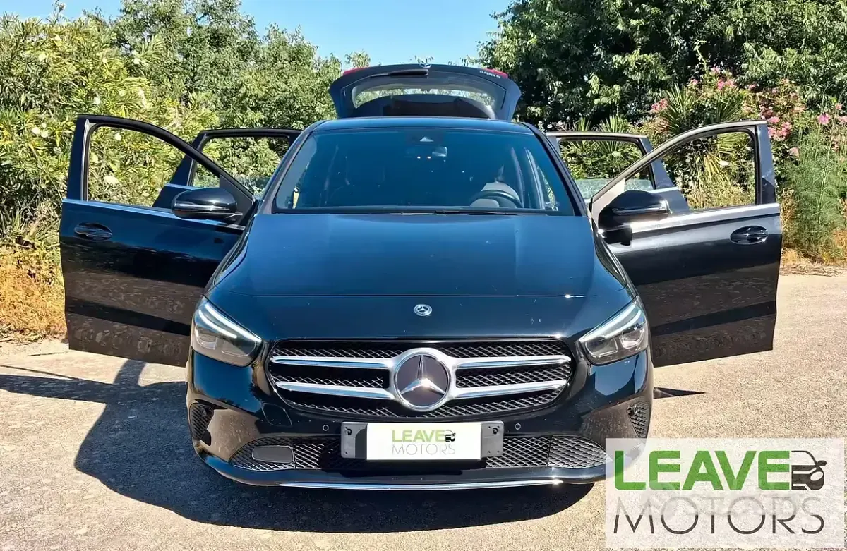 Usata Mercedes B180 116 CV (85 kW) 2020 Nero Utilitaria