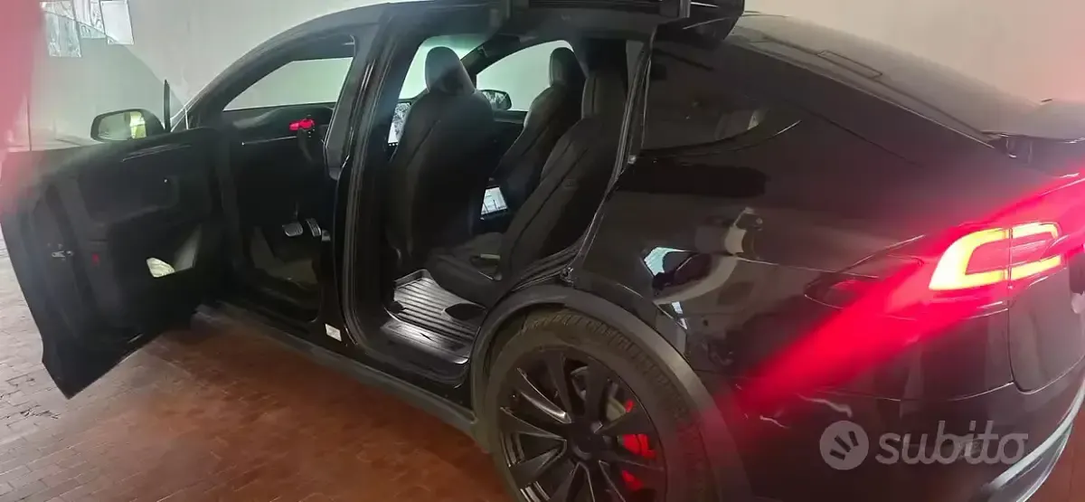 Usata Tesla Model X Plaid 356 kW (485 CV) 2023 Nero SUV