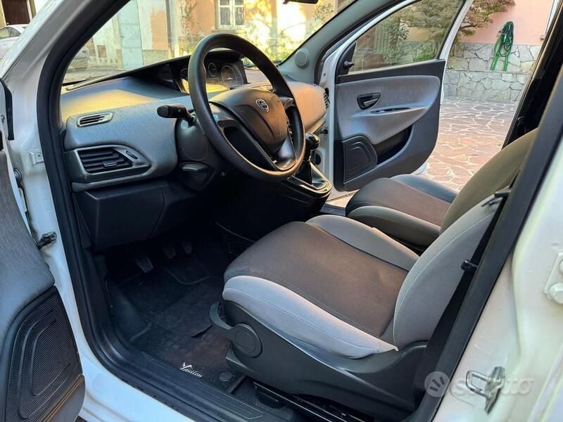 Usata Lancia Ypsilon 69 CV (50 kW) 2014 Utilitaria