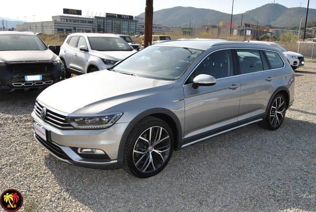 Usata VW Passat Alltrack Business 190 CV (139 kW) 2017 Grigio Station wagon