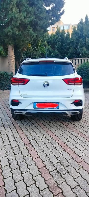 Usata MG ZS Luxury 111 CV (81 kW) 2023 Bianco SUV
