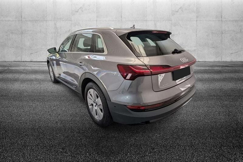 Usata Audi e-tron 158 kW (215 CV) 2022 Grigio SUV
