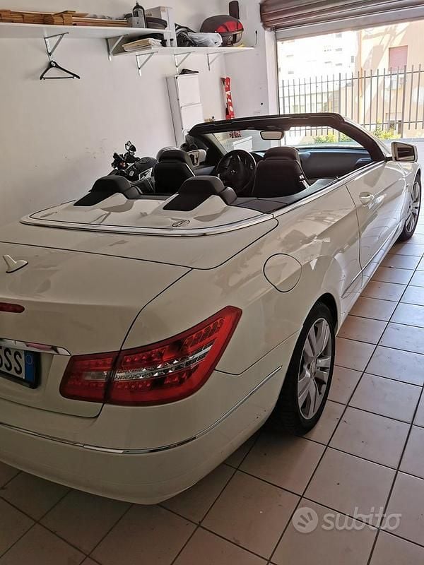 Usata Mercedes E220 2010 Bianco Cabrio