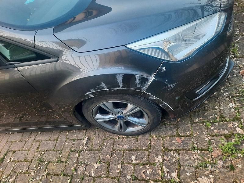 Usata Ford C-MAX Business Edition 120 CV (88 kW) 2016 Grigio Monovolume