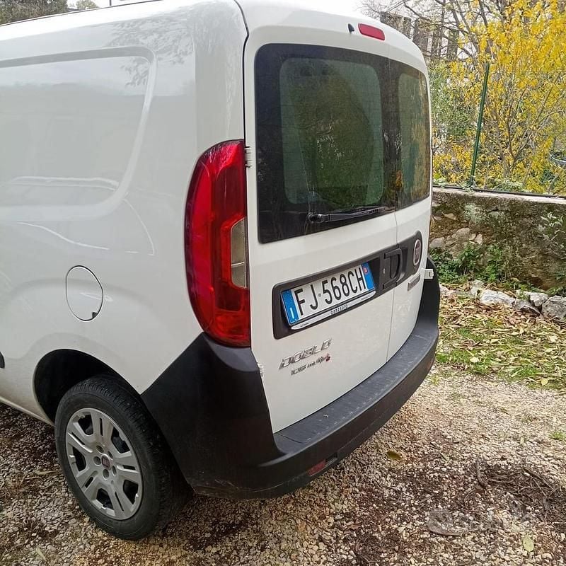 Usata Fiat Doblò 105 CV (77 kW) 2017 Bianco Monovolume