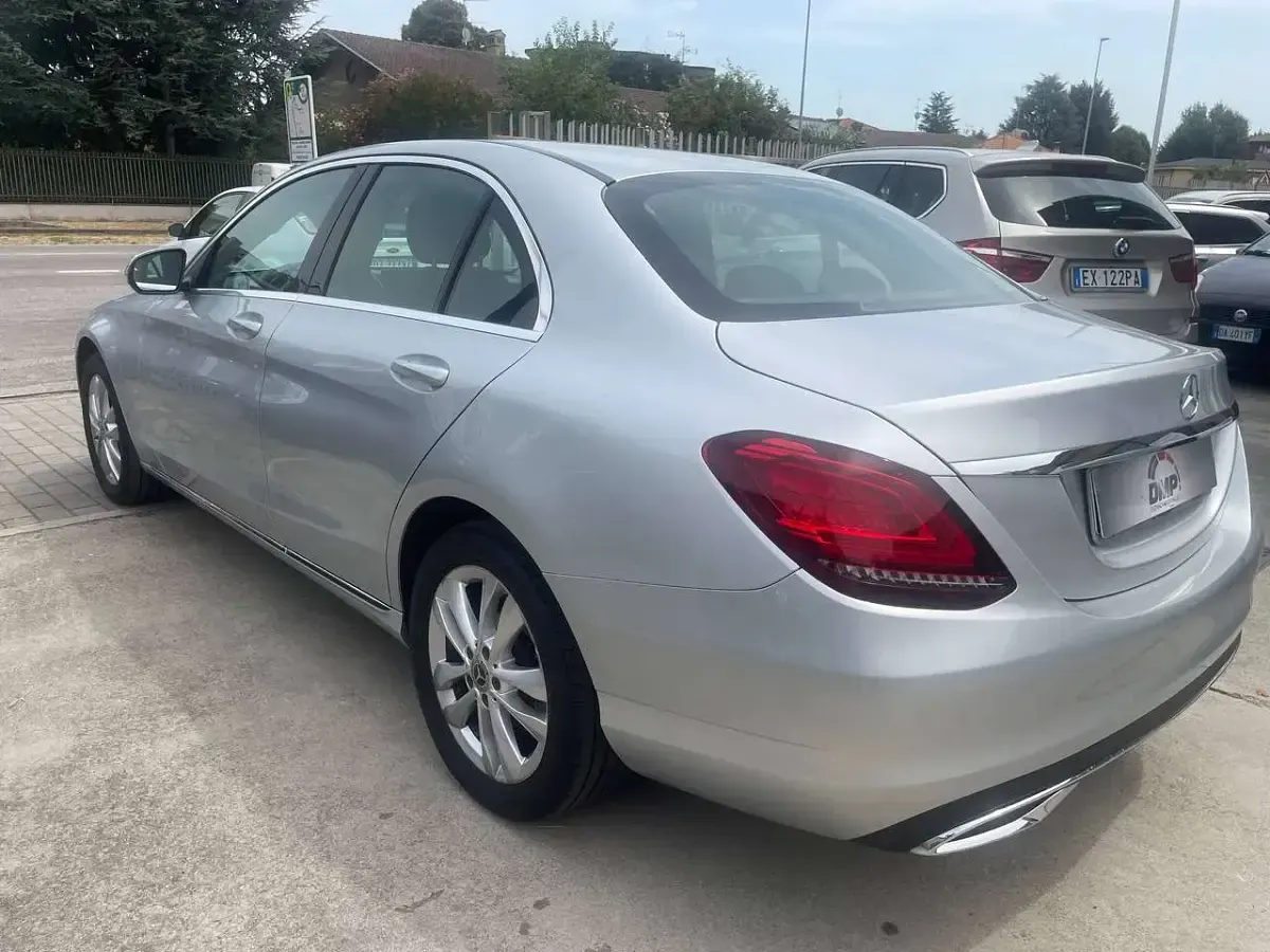 Usata Mercedes C180 122 CV (89 kW) 2019 Argento Berlina