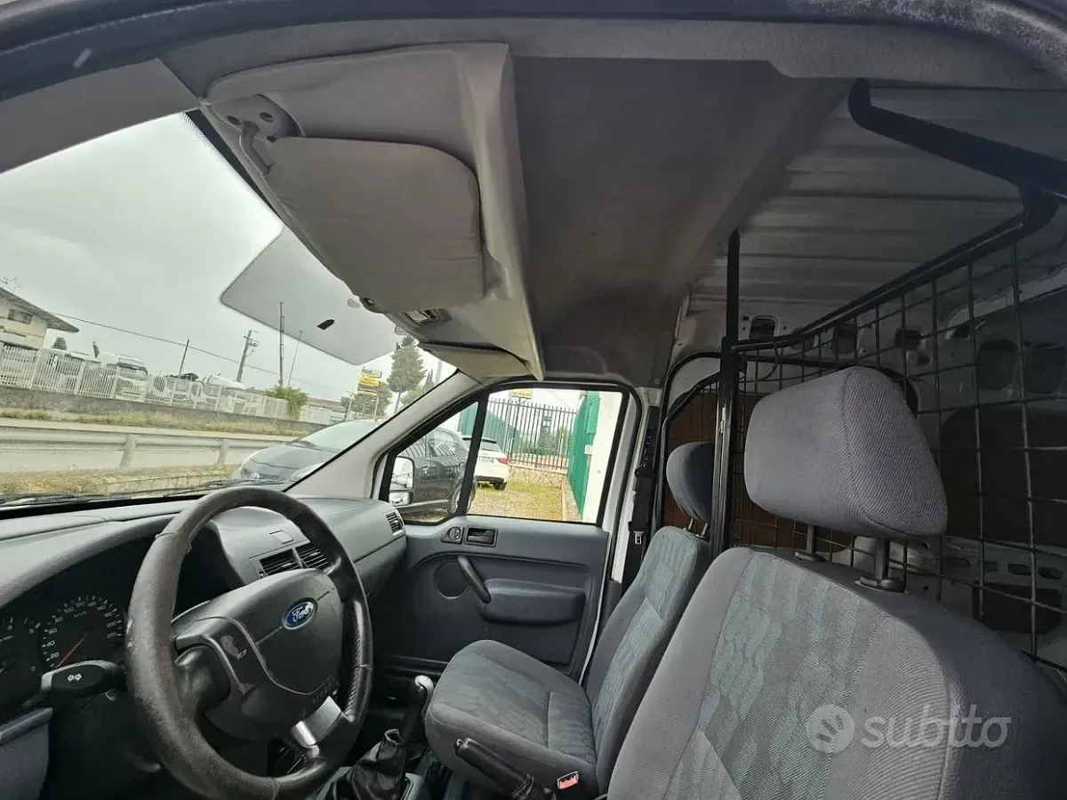 Usata Ford Transit Connect 90 CV (66 kW) 2006 Bianco Monovolume