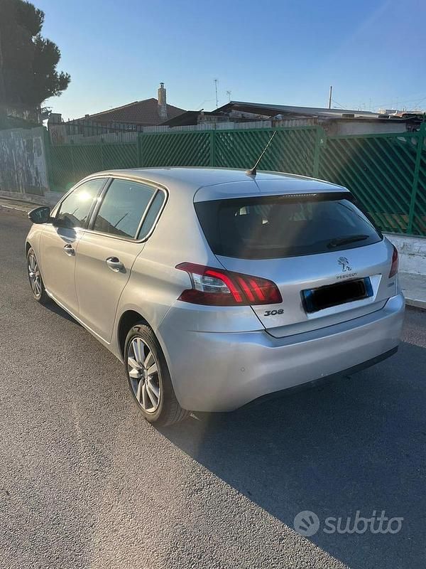 Usata Peugeot 308 Business-Line 100 CV (73 kW) 2015 Grigio Berlina