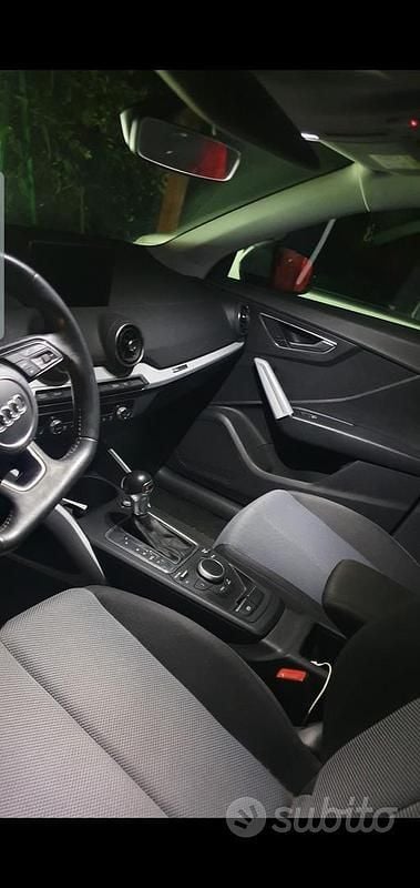 Usata Audi Q2 116 CV (85 kW) 2017 Grigio SUV