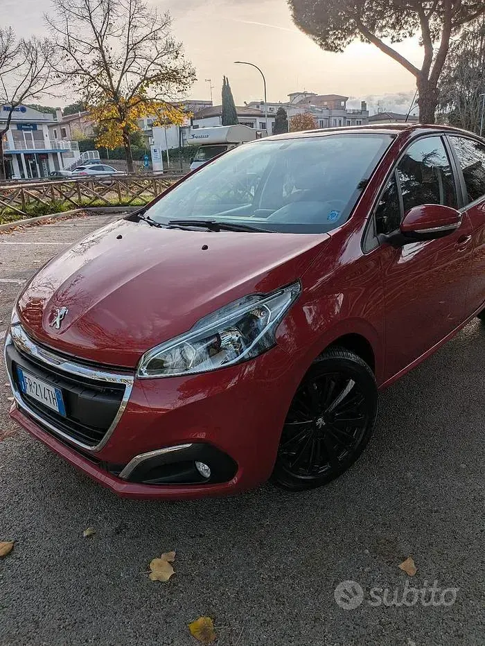 Usata Peugeot 208 Allure 83 CV (61 kW) 2018 Rosso Utilitaria