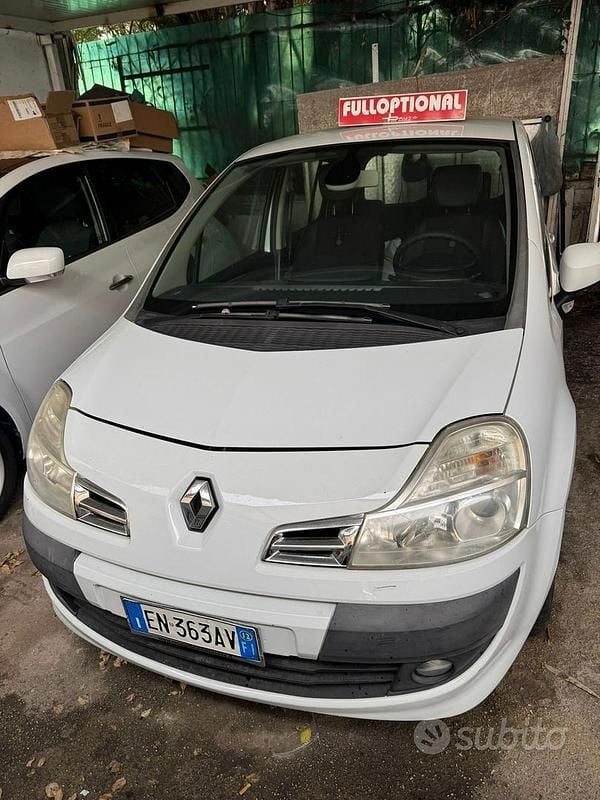 Bianco Usata 2012 Renault Modus Monovolume | 4200 € (Buon prezzo) - Immagine 1/4
