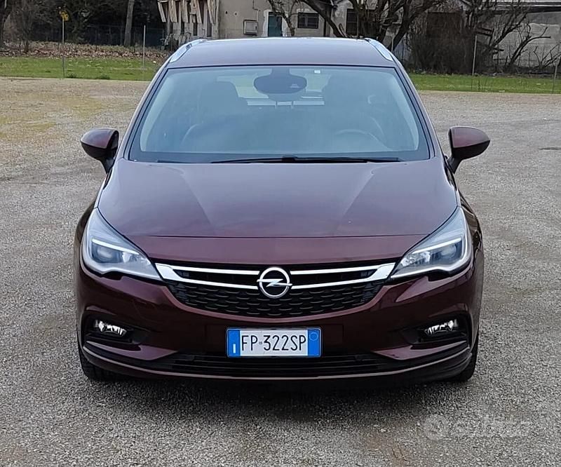 Usata Opel Astra Innovation 136 CV (100 kW) 2018 Viola Station wagon