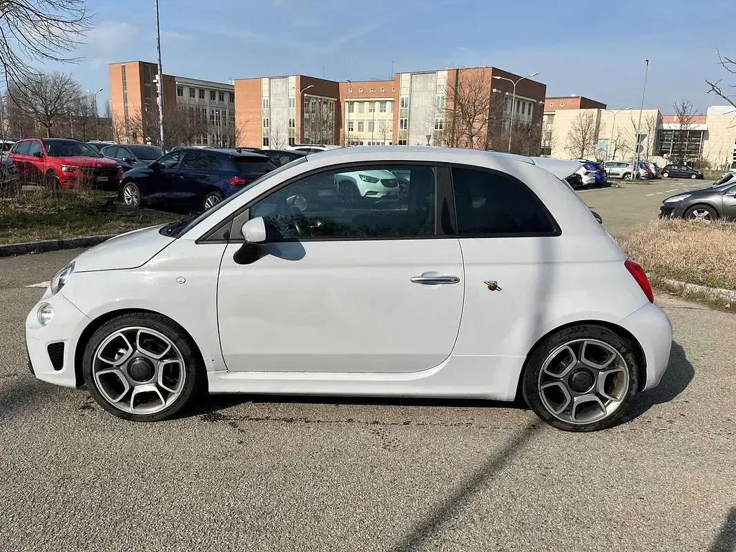 Usata Abarth 595 165 CV (121 kW) 2023 Grigio Utilitaria