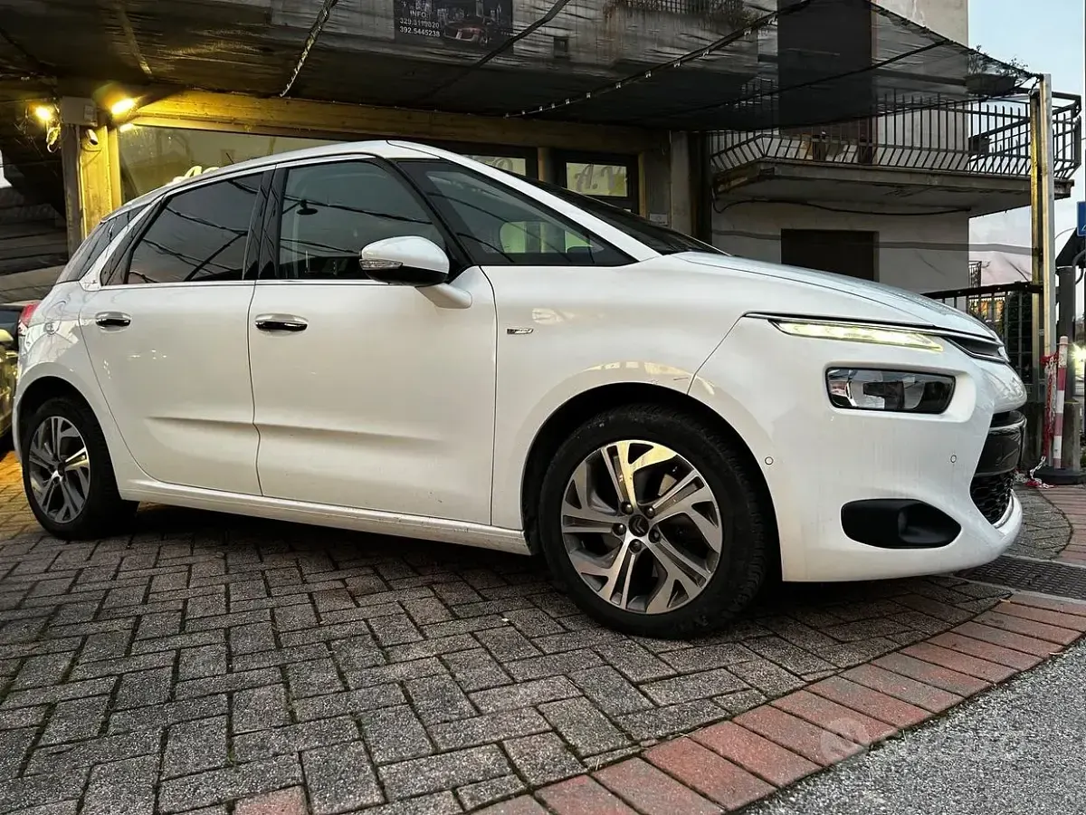 Begagnad Citroën C4 Picasso Exclusive 150 HK (110 kW) 2016 Vit Minibuss