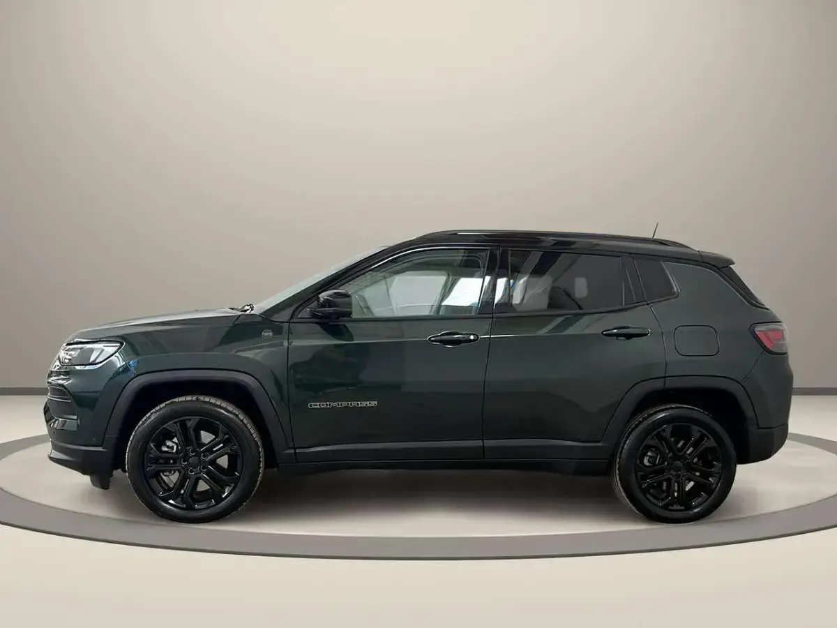Usata Jeep Compass North 241 CV (177 kW) 2025 Verde / metallizzato SUV