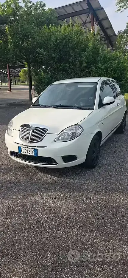 Usata Lancia Ypsilon 69 CV (50 kW) 2010 Bianco Utilitaria