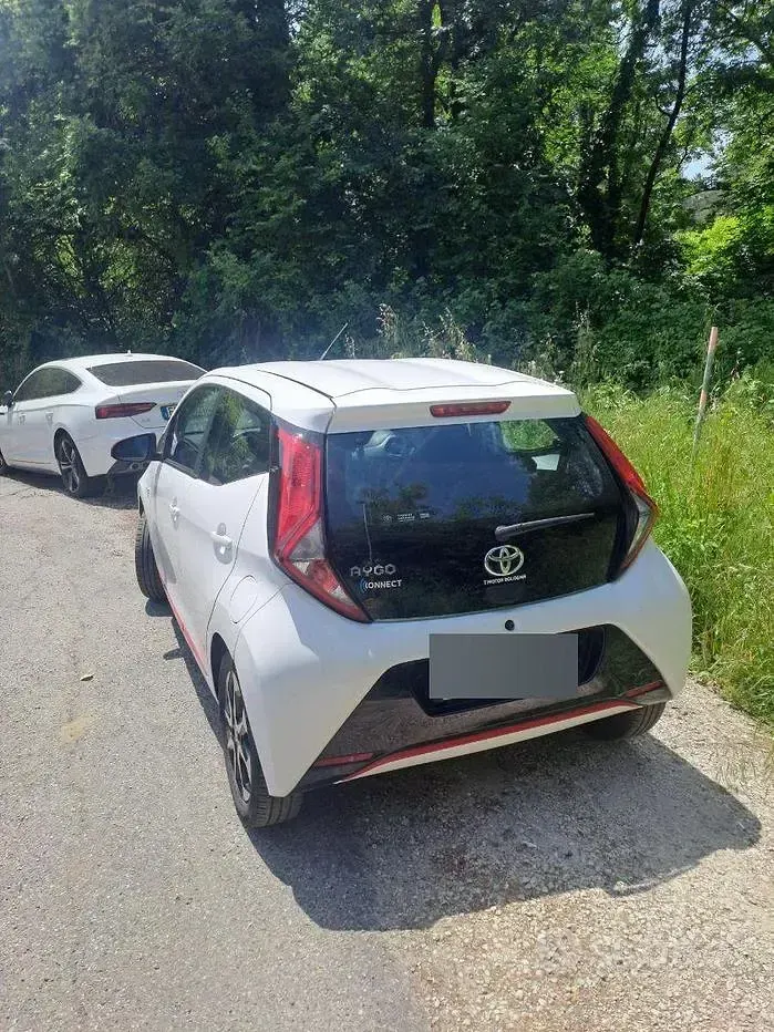 Usata Toyota Aygo 72 CV (52 kW) 2021 Bianco Utilitaria