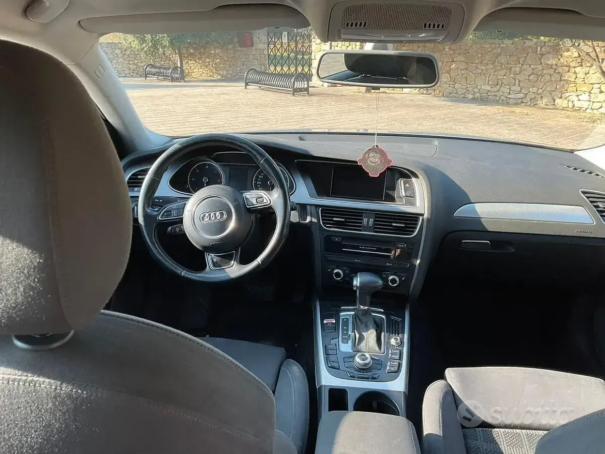 Usata Audi A4 143 CV (105 kW) 2012 Grigio Berlina