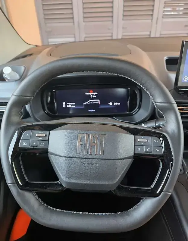 Usata Fiat Doblò 131 CV (96 kW) 2025 Verde Monovolume
