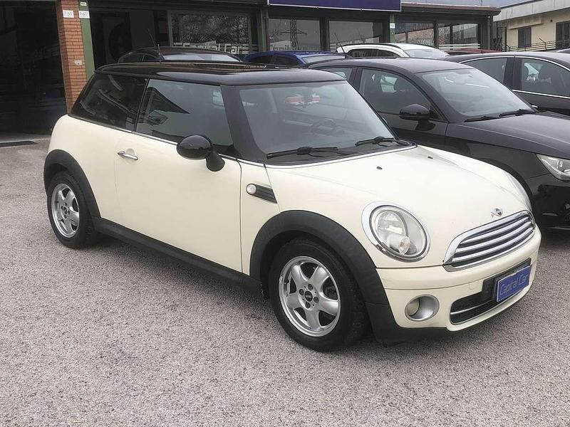 Usata Mini Cooper D 109 CV (80 kW) 2008 Beige Utilitaria
