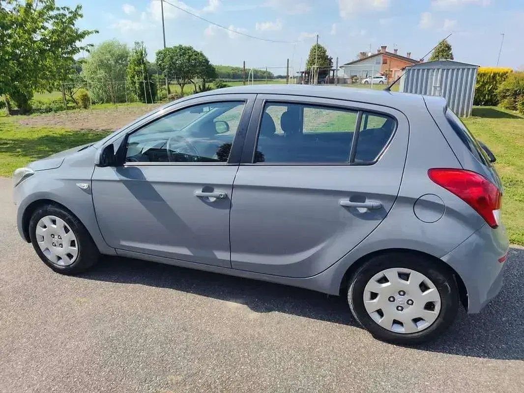 Usata Hyundai i20 Classic 84 CV (61 kW) 2014 Grigio Utilitaria