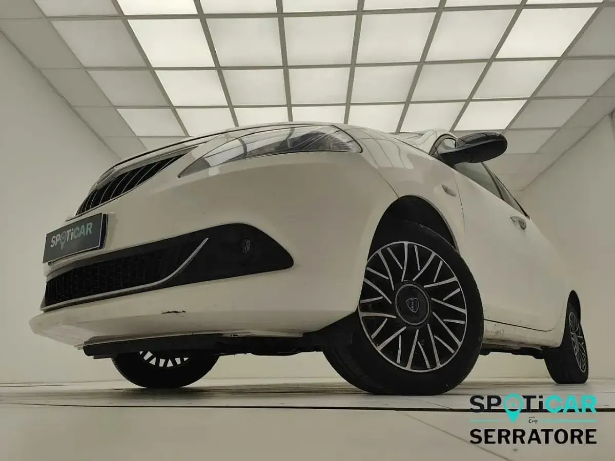 Usata Lancia Ypsilon S 70 CV (51 kW) 2024 Bianco Utilitaria