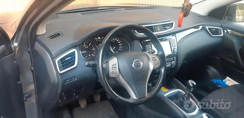 Usata Nissan Qashqai Acenta 110 CV (80 kW) 2015 Grigio SUV