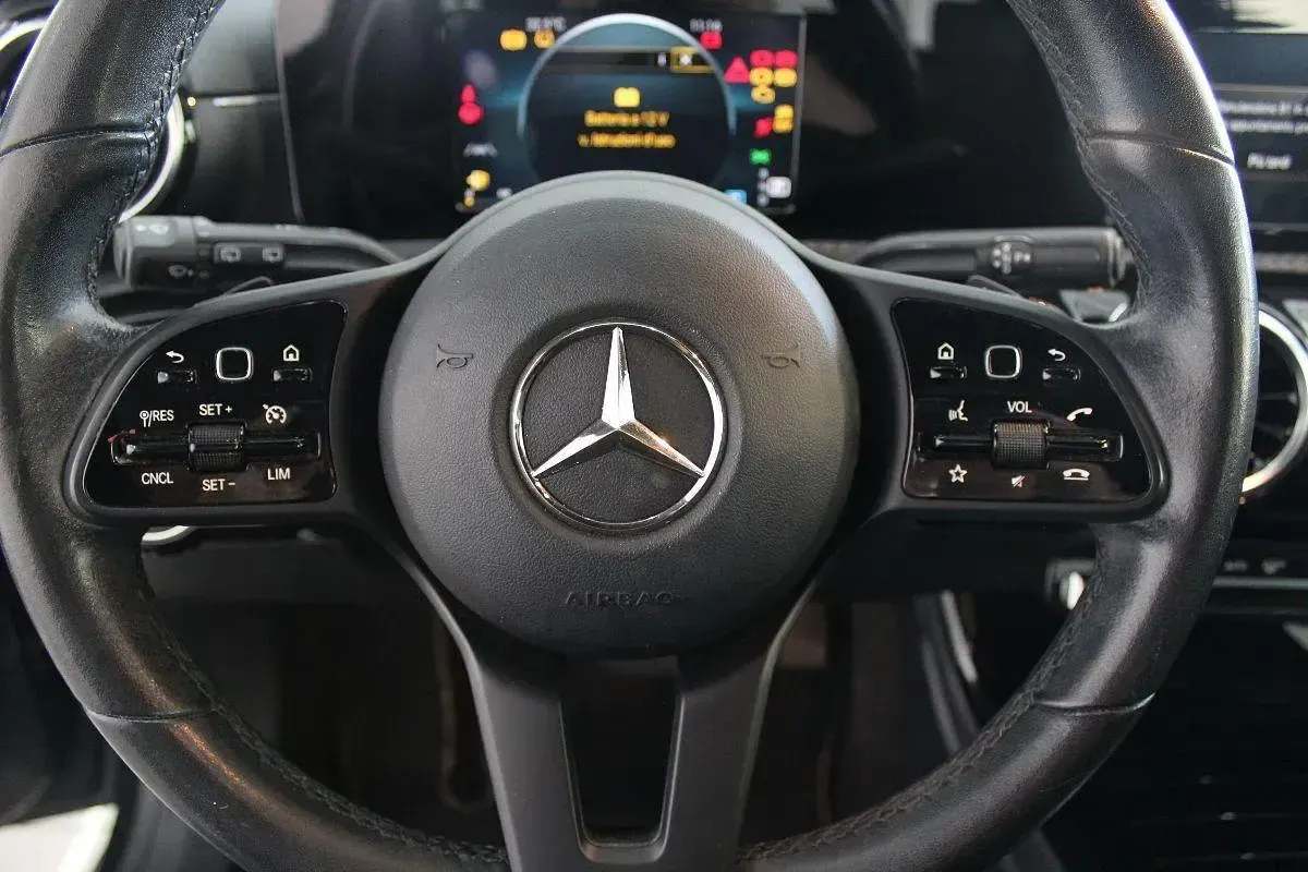 Usata Mercedes A180 Business 115 CV (84 kW) 2019 Nero