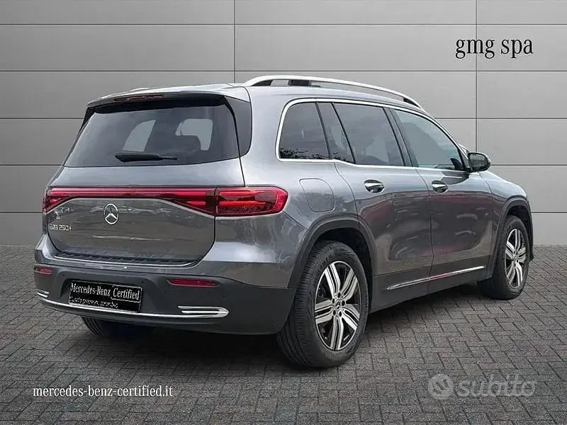 Usata Mercedes EQB250+ Advanced Plus 139 kW (190 CV) 2024 Grigio SUV